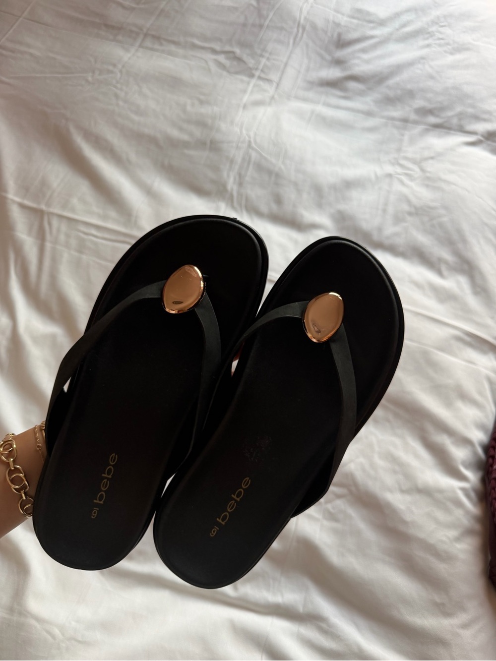 NWOT bebe Sandal Flip-Flops with Gold